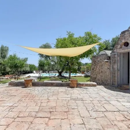 Charming Trulli Ostuni Villa *
